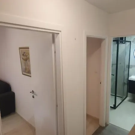Adriana Downtown Σπλιτ