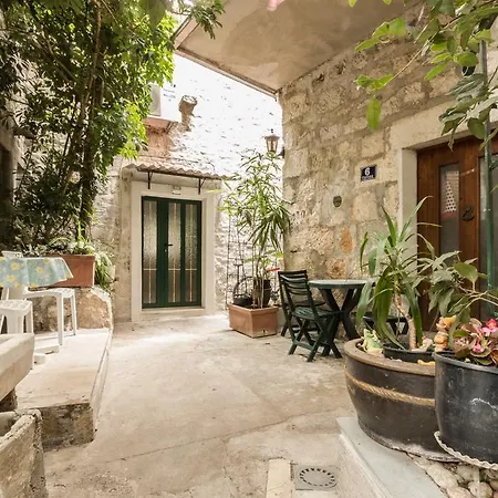 Guest house Adriana Downtown 3*