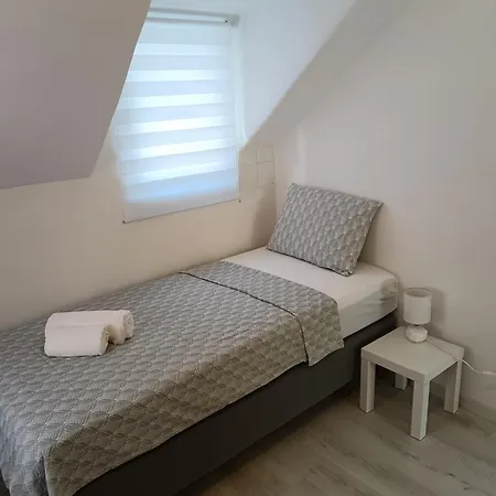 Adriana Downtown Konukevi 3*